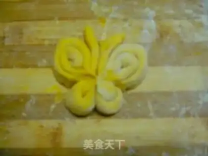 Make Pumpkin butterflies step 11