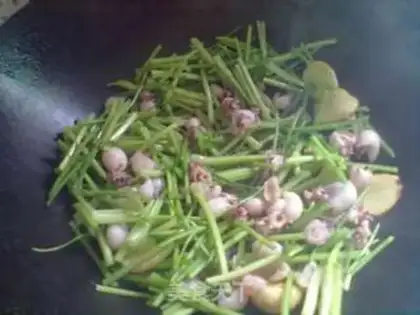 Make Squidfish frying celery step 5