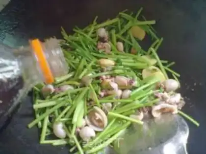 Make Squidfish frying celery step 6