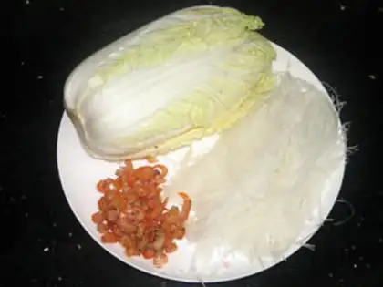 Make Garlic fan steamed cabbage step 0