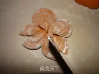 Make Pyramid roll step 5