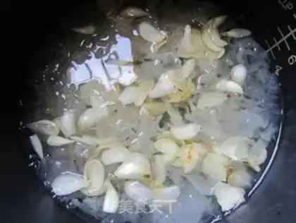 Make Silver-eared lilies step 8
