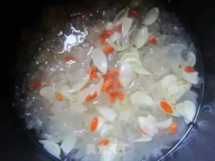 Make Silver-eared lilies step 10