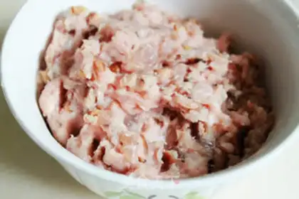 Make Meatloaf steamed eggs step 1