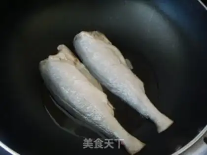 Make Scramble fish step 1