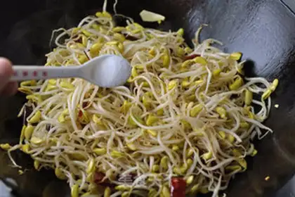 Make Dry black bean sprouts step 3