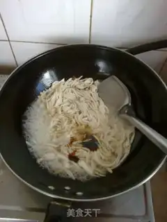 Make Pepper fried abalone mushrooms step 2