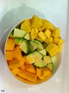 Make Italian vegetable soup step 1
