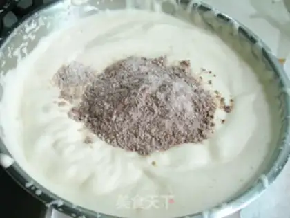 Make Cocoa sponges step 3