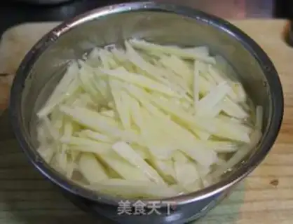 Make Spicy potatoes step 1