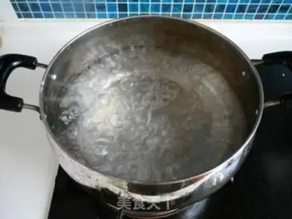 Make Lemon iced tea step 1
