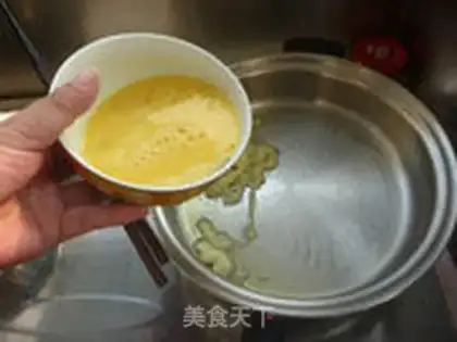 Make Scrambled eggs step 2