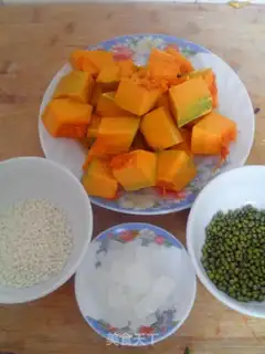Make Pumpkin soup, green beans step 0