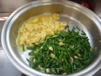 Make Scrambled eggs step 4