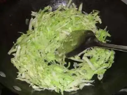 Make Tomato and cabbage step 1