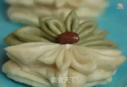 Make Lotus buns step 12
