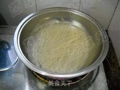 Make Spicy crab rice powder step 3