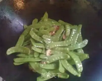 Make Scalloping Dutch beans step 8