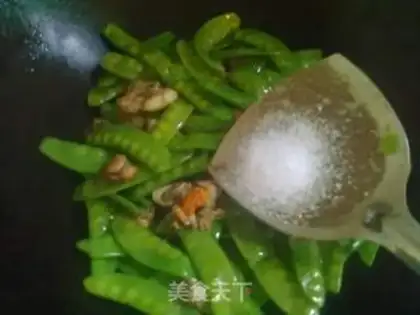 Make Scalloping Dutch beans step 9
