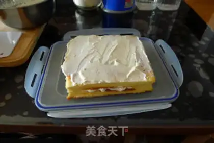 Make Birthday cream fruit cake step 5
