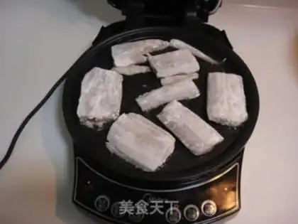 Make Jell-O fish step 2