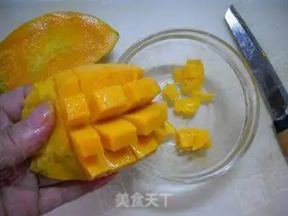 Make A fragrant egg shake step 1