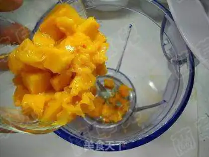 Make A fragrant egg shake step 2