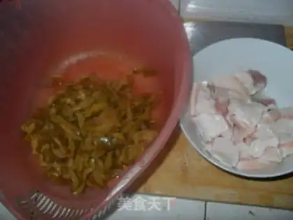 Make Squeeze and fried meat step 0