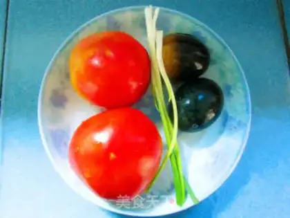 Make Tomato omelet soup step 0