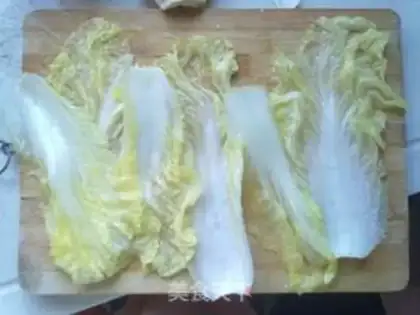 Make Chicken with a cabbage bun step 2