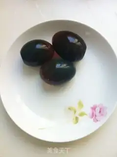 Make Eggs and clams step 1