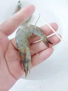 Make Shanghai oiled shrimp step 2