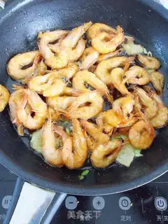 Make Shanghai oiled shrimp step 7