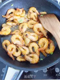Make Shanghai oiled shrimp step 8