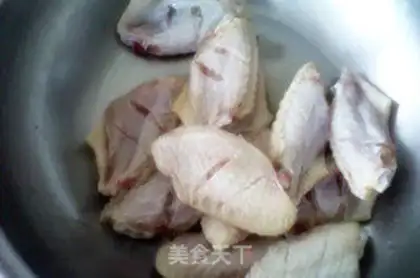 Make Tomato fried chicken step 1