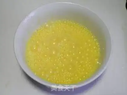Make cucumber fried goose eggs step 2