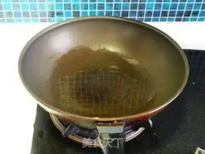 Make cucumber fried goose eggs step 3