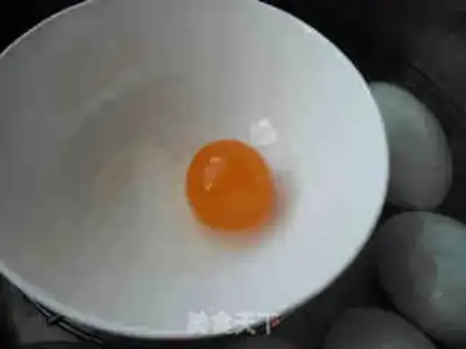 Make Salt buns of duck eggs step 6