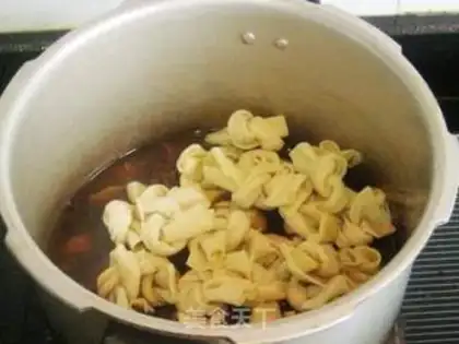 Make The 13-heavy duck knot step 10