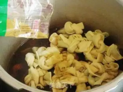 Make The 13-heavy duck knot step 11