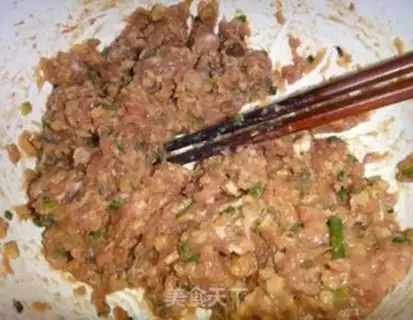 Make Fresh meat drys buns step 1