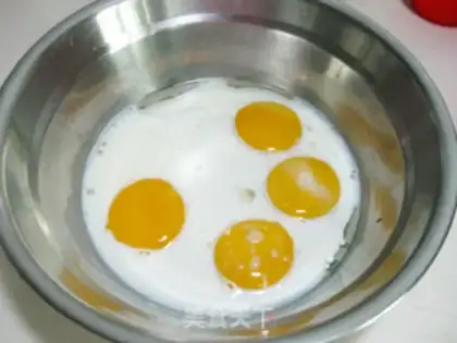 Make Muggle cream roll step 4