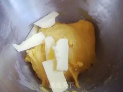Make All the egg toast without water step 0