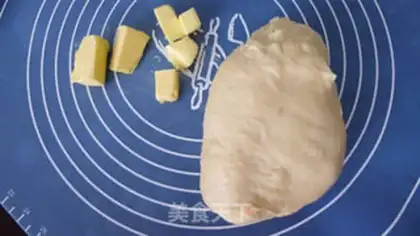Make Salad sauce toast step 1