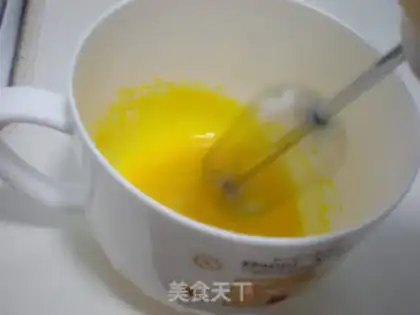 Make Homemade salad sauce step 1