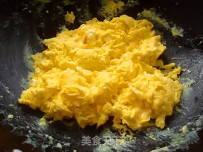 Make Tomato fried eggs step 3