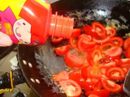 Make Tomato fried eggs step 5