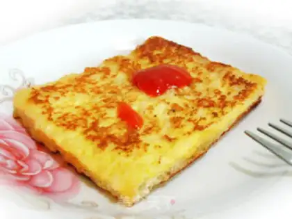 Make Eggskin toast step 5