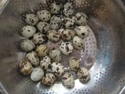 Make Cooked peanut quail eggs step 1