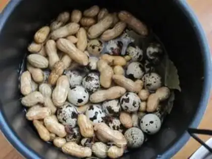 Make Cooked peanut quail eggs step 3